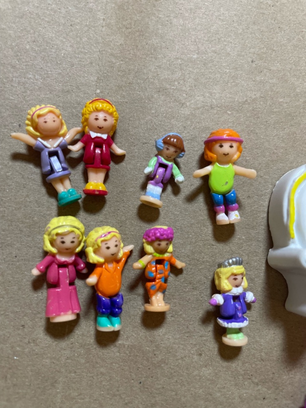 Vintage Polly Pocket figurines and Furniture
